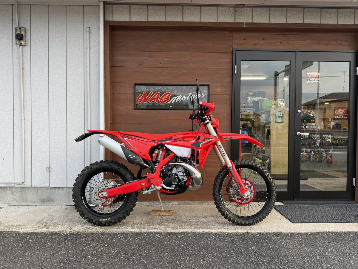 nagmotors's tweet photo. BETA RR X-PRO 2T200 MY2026
納車準備完了しました✨
今回はナンバー登録しての納車となります。
とっても赤くてカッコ良い🟥 https://t.co/wtKuXjcwg1