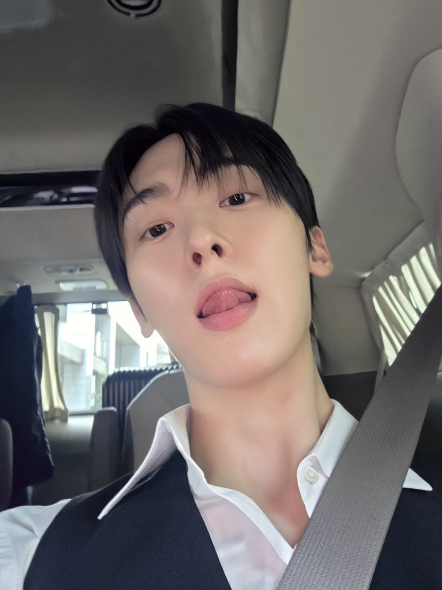 AROHA_min_seok's tweet photo. 260730 🌟유웅따나아🐥 메세지가 도착했어요💌

산하 형 인생 최대 몸무게 기록!!! 빠밤!!!!

뿌뿌뿌~~~~~~~~~🥳🥳🥳🥳

축하축하!!!!!!! 

#윤산하 #YOONSANHA #ASTRO @YOONSANHA_offcl https://t.co/6aJrFW0y5F