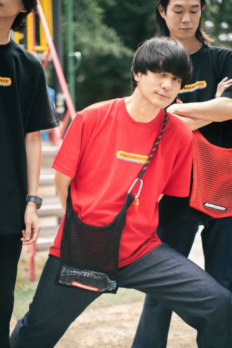 Humbreaders's tweet photo. ▂▅▇　

ハンブレッダーズ
𝟮𝟬𝟮𝟲 𝗦𝗨𝗠𝗠𝗘𝗥 𝗚𝗢𝗢𝗗𝗦‼️

Official Storeにて完売となっていた
"メッシュトートサコッシュ［ブラック］の
再販決定〰️✊🏻

⏰再販開始 
7/31（金）12:00〜
https://t.co/qXjML2oMD7

毎週土曜日に出演する
各フェスでも販売予定⭕️

チェックお願いします！

▇▅▂