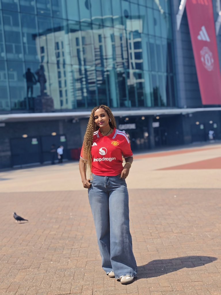 linacristiano7's tweet photo. The Theatre of Dreams 😍🥹 

This is not AI 
This is not a dream
This is reality !! 

Old Trafford, I finally made it. 🏟️🔴 @ManUtd #manchesterunited https://t.co/ofHwTgSyu0
