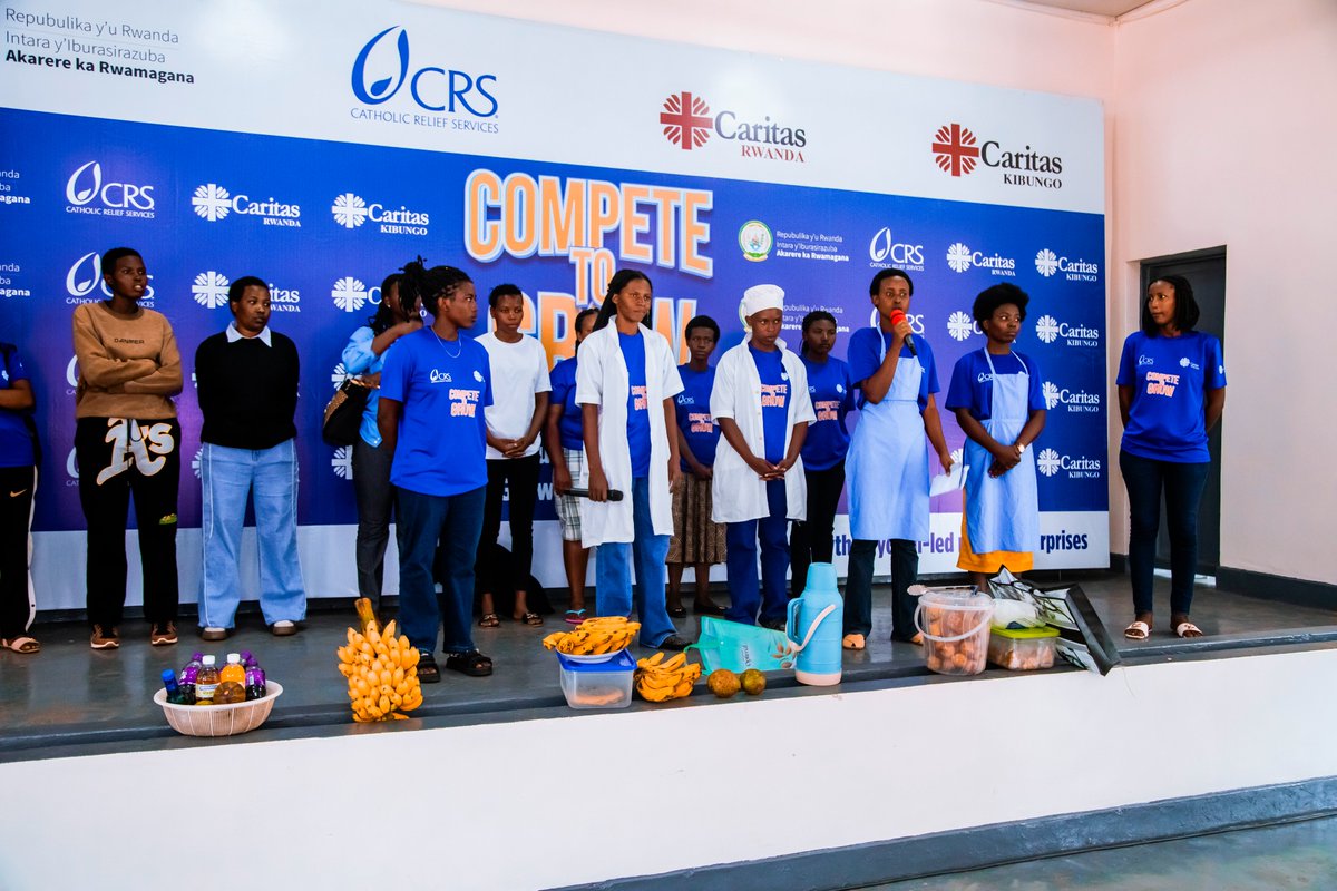 CrsRwanda's tweet photo. Uyu munsi, irushanwa rya #CompeteToGrow riri kubera mu karere ka @RwamaganaDistr. 

Amatsinda y’urubyiruko yo muri aka karere ari kumurika imishinga imbere y’akanama nkemurampaka, ahatanira ibihembo bitandukanye, hagamijwe kuzamura imishinga urwo rubyiruko rukora. https://t.co/0uqFlZKGrE
