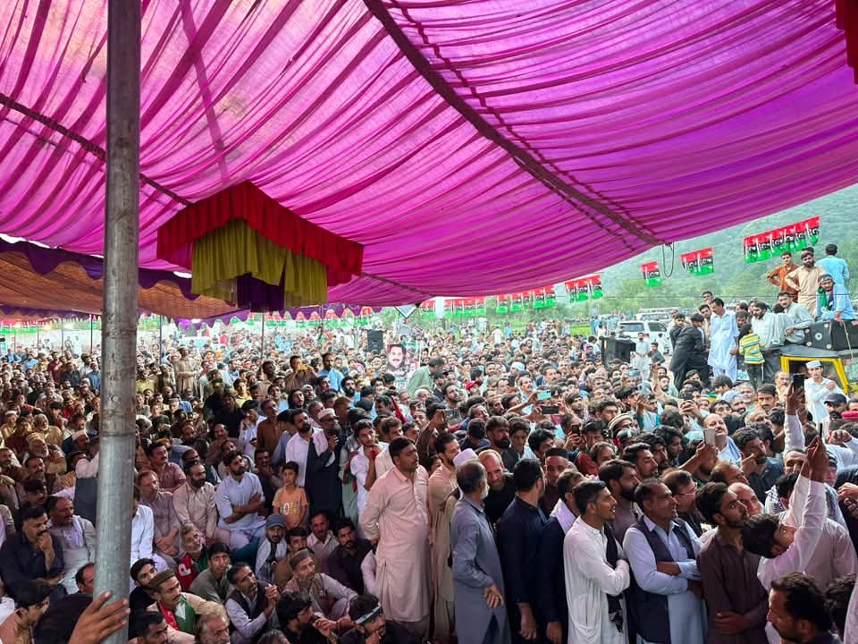 ArfaBhutto786's tweet photo. گجر بانڈی سے تیر چلے گا 🏹
پیپلزپارٹی انتخابی جلسہ گجر بانڈی 
@QamarKairaPPP https://t.co/8oeiBrqVtH