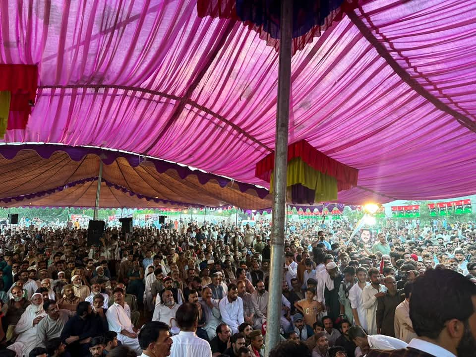 ArfaBhutto786's tweet photo. گجر بانڈی سے تیر چلے گا 🏹
پیپلزپارٹی انتخابی جلسہ گجر بانڈی 
@QamarKairaPPP https://t.co/8oeiBrqVtH