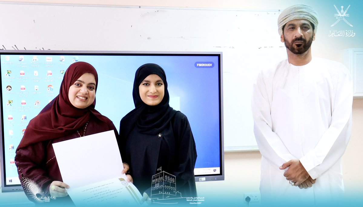 EduGovNBT's tweet photo. اختتمت اليوم ب #محافظة_شمال_الباطنة فعاليات البرنامج الصيفي في تنمية مهارات اللغة الإنجليزية لطلبة التعليم المهني والتقني، الذي نفّذته #وزارة_التعليم ممثلةً بالمديرية العامة للتعليم المهني والتقني، بالتعاون مع المديرية العامة للتعليم بمحافظة شمال الباطنة، خلال الفترة 12–30 يوليو 2026م.

وشارك في البرنامج 150 طالبًا وطالبة من الراغبين في الالتحاق بتخصصي إدارة الأعمال وتقنية المعلومات، حيث استضافت مدرسة يعرب بن بلعرب بولاية صحم الطلبة، فيما احتضنت مدرسة العصماء بنت الحارث بولاية صحار الطالبات.

وأسهم البرنامج في تعزيز مهارات الاستماع والمحادثة والقراءة والكتابة باللغة الإنجليزية، بوصفها لغة الدراسة في برنامج BTEC، بما يعزز جاهزية الطلبة الأكاديمية، ويرفع فرص نجاحهم منذ بداية التحاقهم بالبرنامج، دعمًا لتوجهات الوزارة في تطوير مسارات التعليم المهني والتقني، وتمكين الطلبة من اكتساب الكفاءات التي تلبي متطلبات المستقبل وسوق العمل. 

#فعاليات_تعليمية_شمال_الباطنة
#تعلم_مستدام