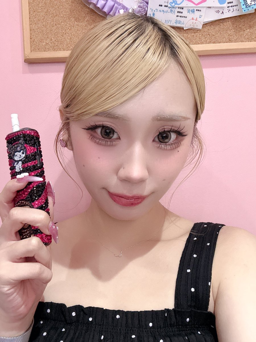 chiii_cat09's tweet photo. 最近体調崩しすぎです。9月のバースデーは毎日体調いい予定なのでみんなよろしくお願いします。体調悪くならないようにアルコール毎日飲ませてください https://t.co/kGY0H4uDfq
