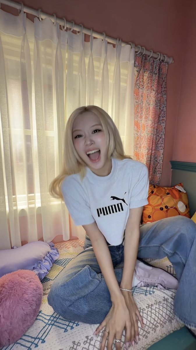 RoseMau24's tweet photo. She really took this “Puma Girl” thing seriously 😭😭 https://t.co/HOVHTz4Lsq