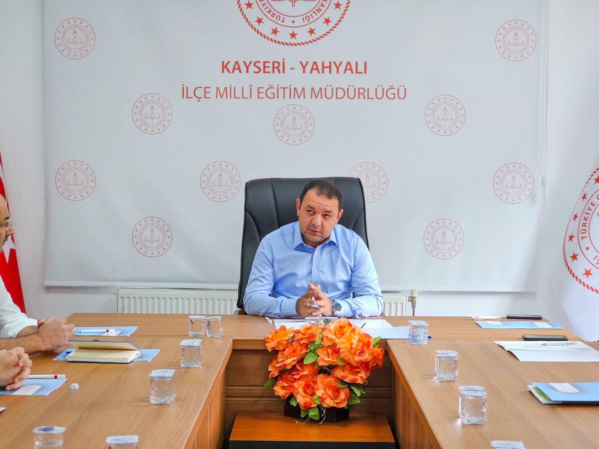 yahyali_mem's tweet photo. Kaymakamımız Sayın İbrahim GÜLTEKİN'in başkanlığında, paydaş kurumların ilçe başkanlarının ve temsilcilerinin katılımıyla Müdürlüğümüz toplantı salonunda "İlçe Hayat Boyu Öğrenme Komisyonu" toplantısı yapıldı.
Yapılan toplantıda koordinasyon ve planlama çalışmaları ele alındı.

@tcyahyali
@kayserimem
@kayserivaliligi
@tcmeb