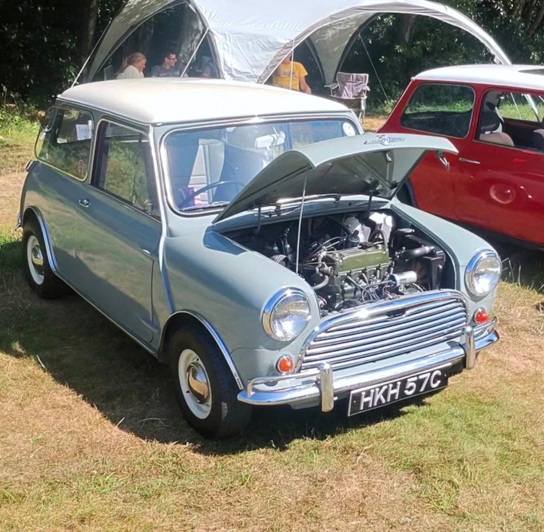 Tastyvehicles's tweet photo. Beautiful Morris mini cooper 970S
Tweed grey / old English white
Registered at Haslemere garages Guildford in January 1965. #mini #minicooper https://t.co/9wGpLKHR3x
