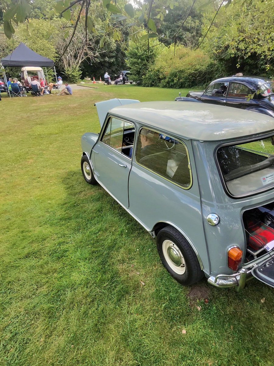 Tastyvehicles's tweet photo. Beautiful Morris mini cooper 970S
Tweed grey / old English white
Registered at Haslemere garages Guildford in January 1965. #mini #minicooper https://t.co/9wGpLKHR3x