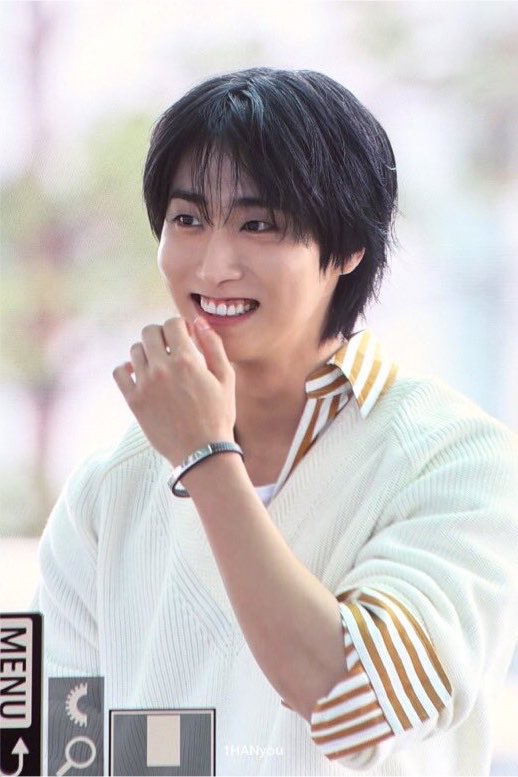 _shastunishka_'s tweet photo. pretty boy                             his hot boyfriend https://t.co/SguELv4kT8