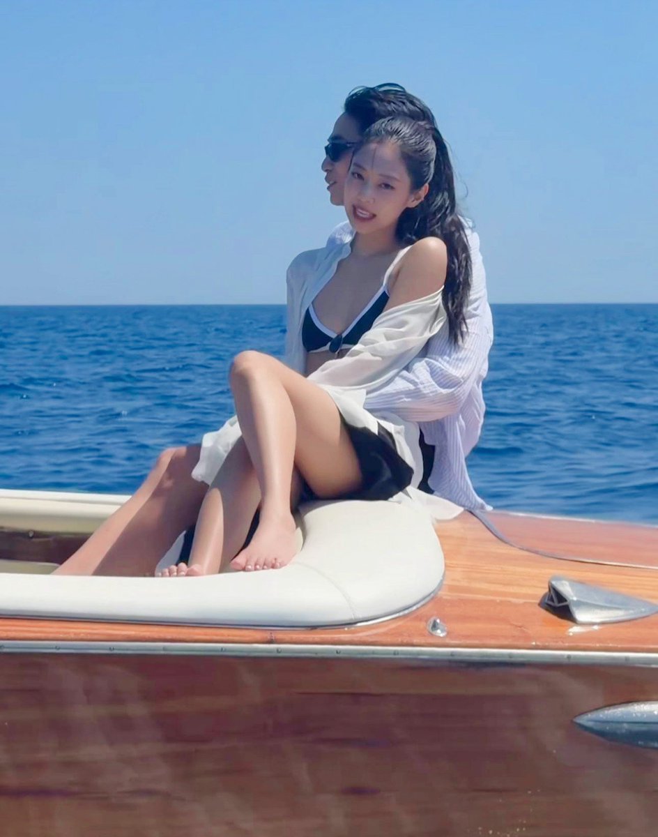 Rubyjanvei's tweet photo. ( 🌤🧏🏻‍♀️) I love summer. https://t.co/2KdF0o0QHm