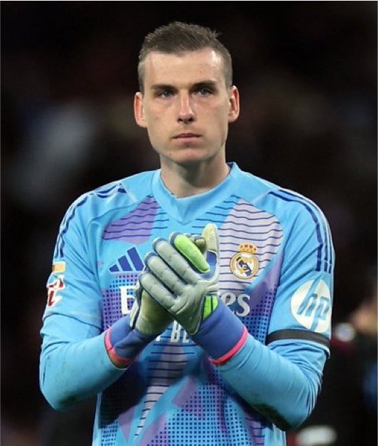 theMadridZone's tweet photo. 🚨 JUST IN: Real Madrid are searching the market for a new GK! 

Some club leaders believe they need a stronger GK option than Andriy Lunin to cover Thibaut Courtois because of his fitness issues. @JorgeCPicon https://t.co/UOCFL0oMA9