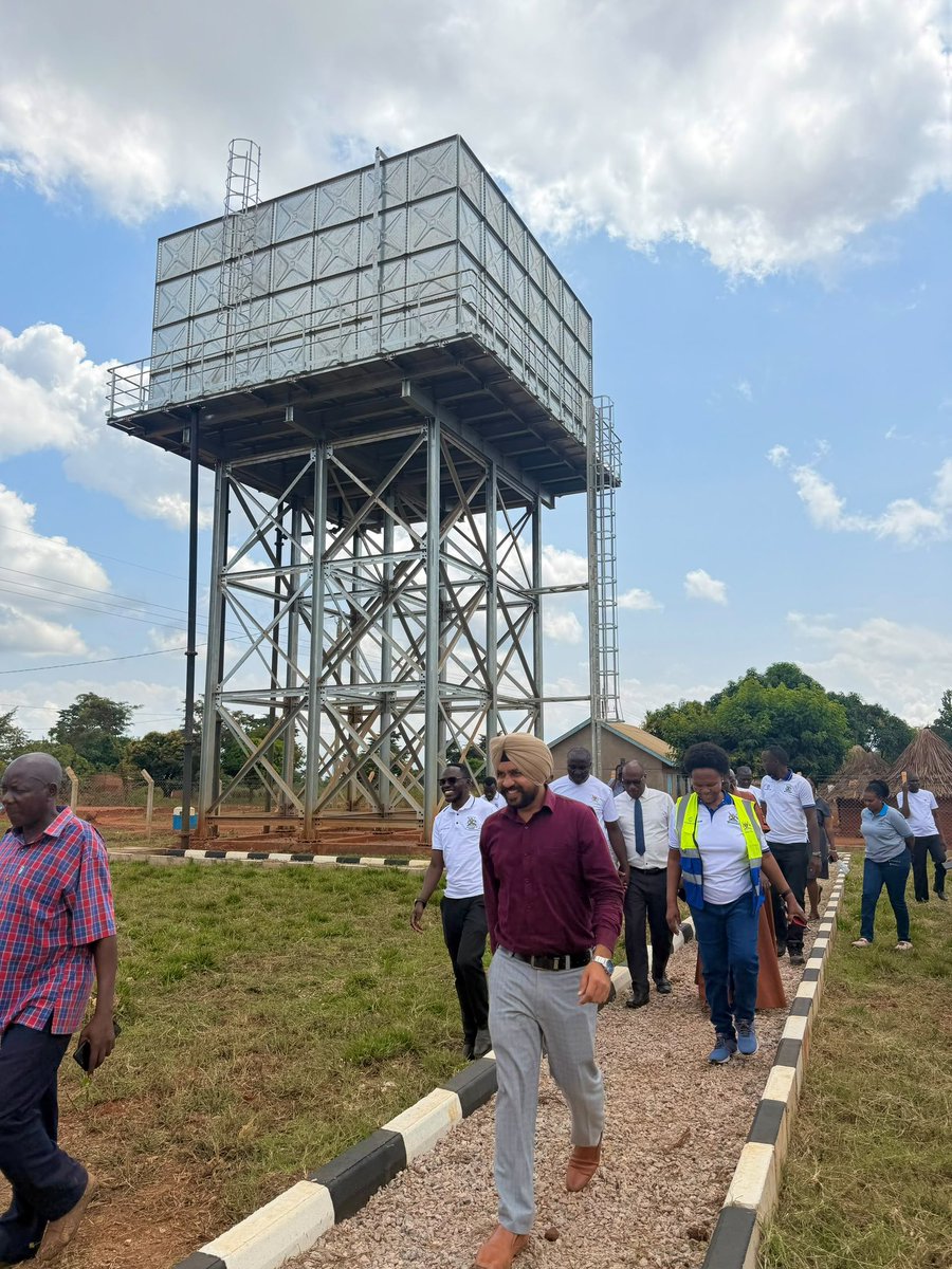 min_waterUg's tweet photo. #MWEworks: @min_waterUg through the Department of Rural Water and Sanitation Development officially handed over Kitega Water Supply and Sanitation System in Kaliro District to @UmbrellasWatsan - Eastern for Operation and Maintenance.

@GCICUganda https://t.co/h6IQqoNrVr