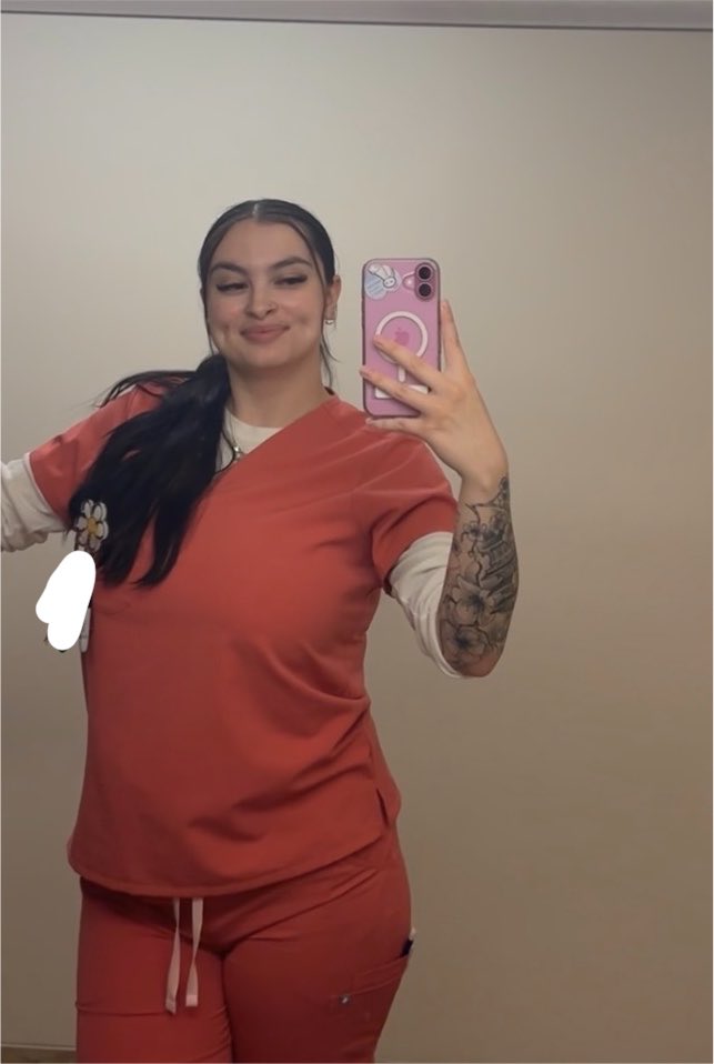 Trinityy6_'s tweet photo. #healthcarebaddie 💋 https://t.co/QzpSaazZ5k