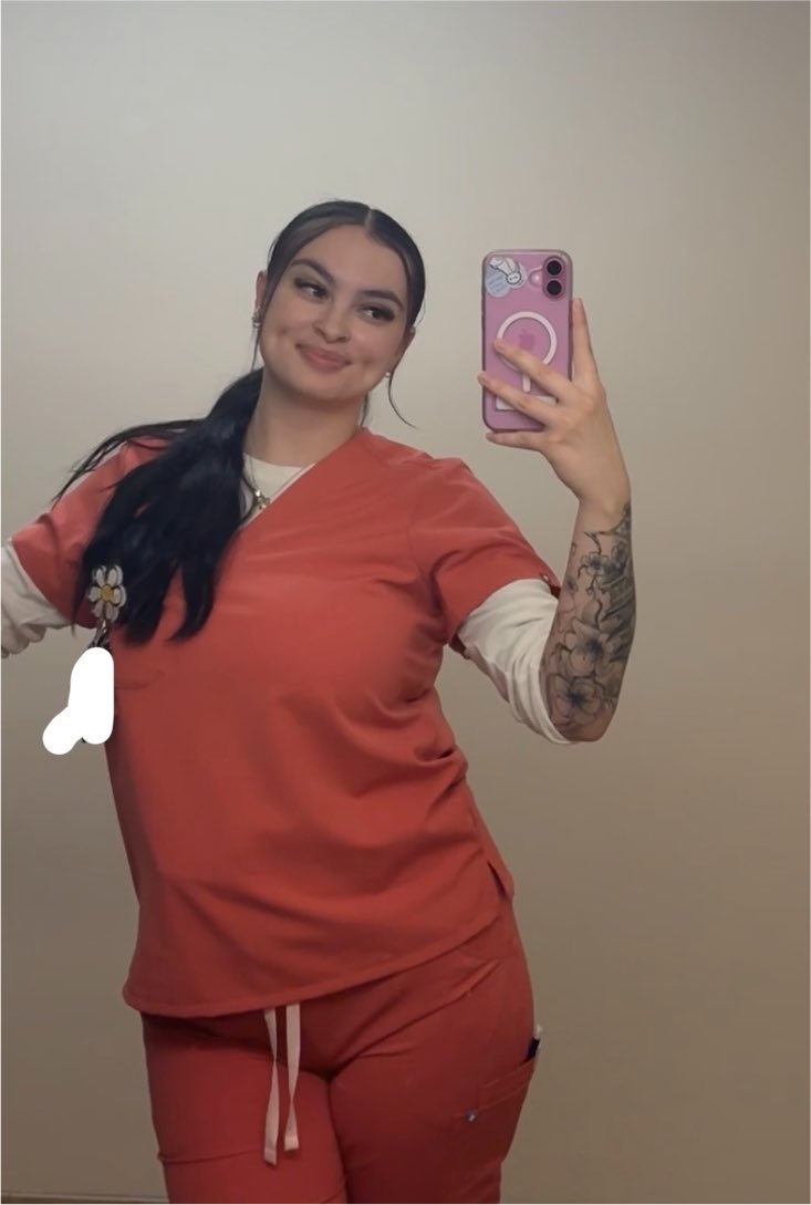 Trinityy6_'s tweet photo. #healthcarebaddie 💋 https://t.co/QzpSaazZ5k