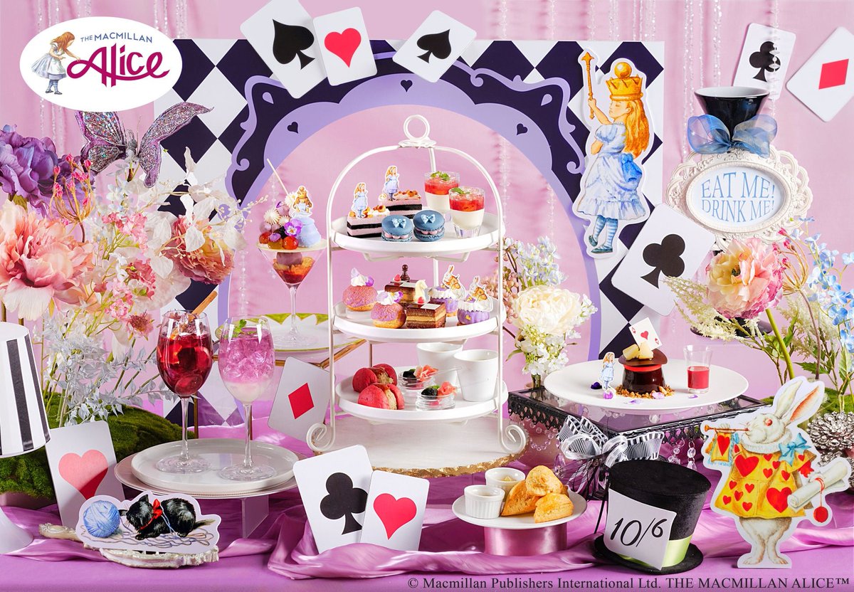sweets_hotel_'s tweet photo. ♥️アリスのゴシックファンタジーアフタヌーンティー♦️

主人公「アリス」を飾った紫と黒のコントラストで不思議な世界観を表現した「EAT ME」、アリスの紫芋と黒ゴマケーキをはじめとしたスイーツ✨

​📍アプローズスクエア 東京迎賓館(曙橋駅)
🗓2026/9/1〜11/15
💰￥7,500(税サ込) https://t.co/3rZU1E2st2