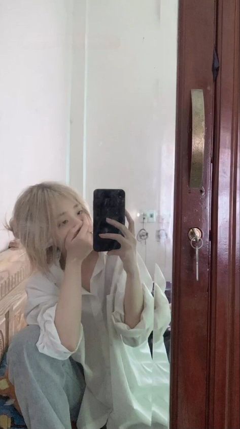 twikatti's tweet photo. Cozy morning energy comfy clothes, messy hair, and good vibes
fhj https://t.co/BUeu6fBzoN