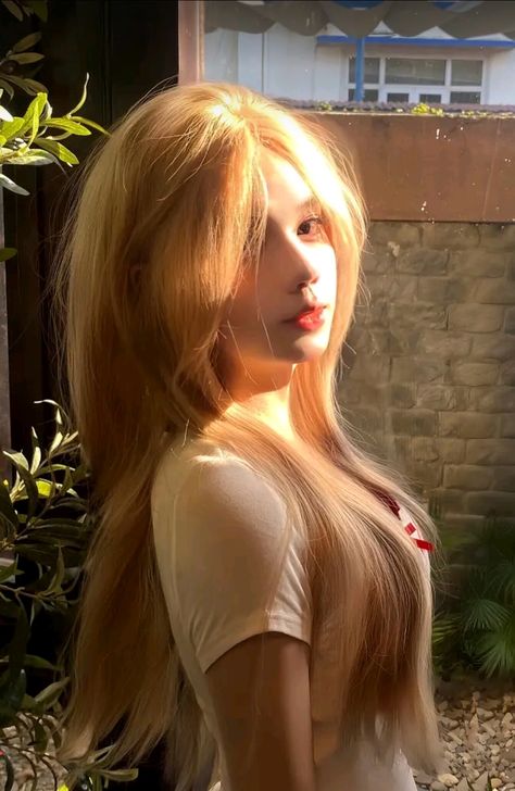 Envy3434's tweet photo. Golden hour vibes in a sunlit portrait warm light, calm presence, and a moment that speaks louder than words
TuLE https://t.co/Zm949CDnzR
