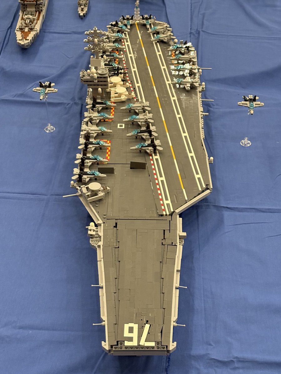 afterli91681208's tweet photo. この度ご縁があり、自作の「ロナルド・レーガン」「タイコンデロガ」「ポートロイヤル」「アラスカ」を置かせていただけることになりました。
他にも会場には多くの作品が展示されますので、ぜひお越しください！ https://t.co/AVpwnsSNdv