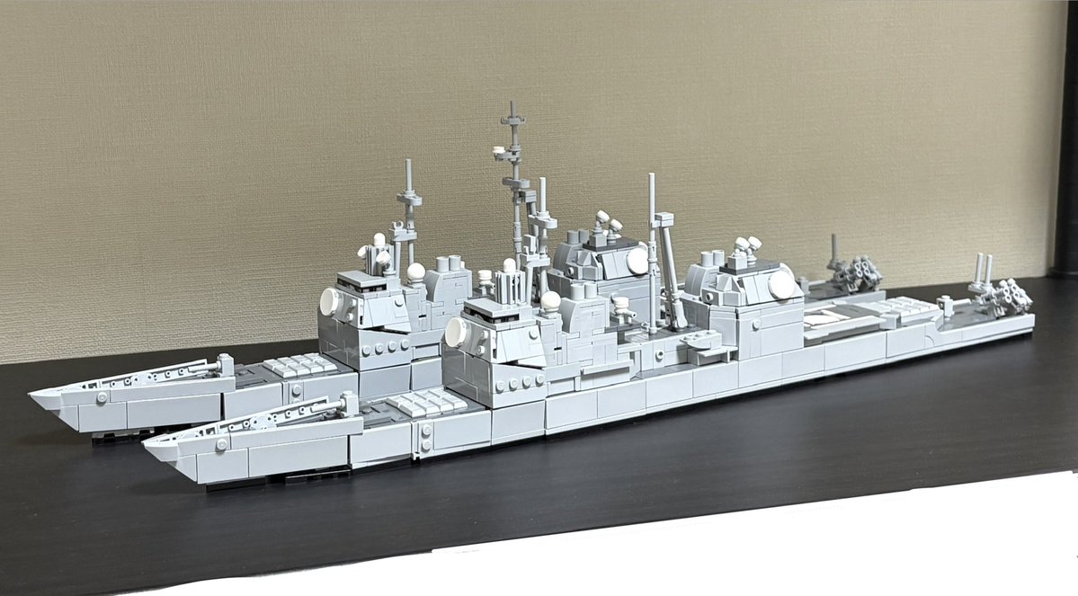 afterli91681208's tweet photo. この度ご縁があり、自作の「ロナルド・レーガン」「タイコンデロガ」「ポートロイヤル」「アラスカ」を置かせていただけることになりました。
他にも会場には多くの作品が展示されますので、ぜひお越しください！ https://t.co/AVpwnsSNdv