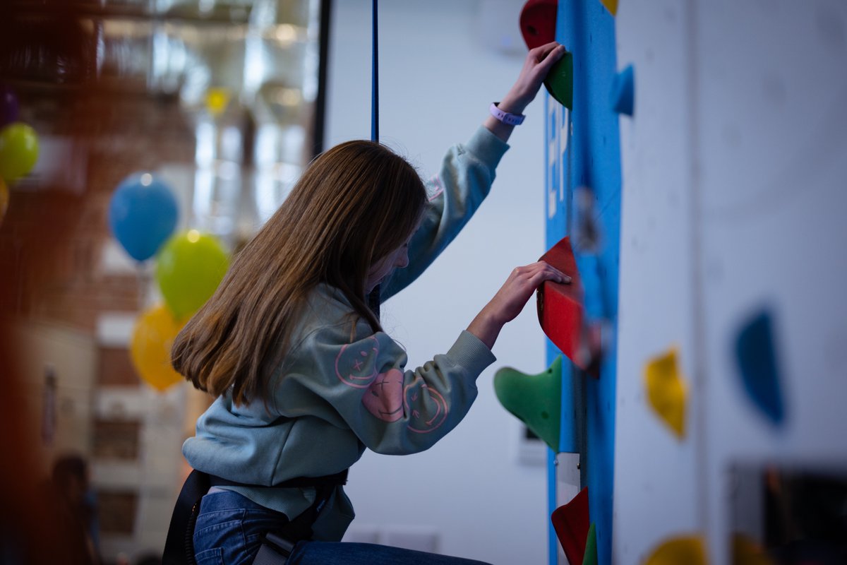 OnSideYZ's tweet photo. 24,000+ Holiday Club spaces. 19 Youth Zones. One incredible summer for young people☀️

Across the Network, Holiday Clubs are helping young people stay active, build new skills, make friends, and take part in activities they might not otherwise have the opportunity to try. https://t.co/ve36GrsEpg