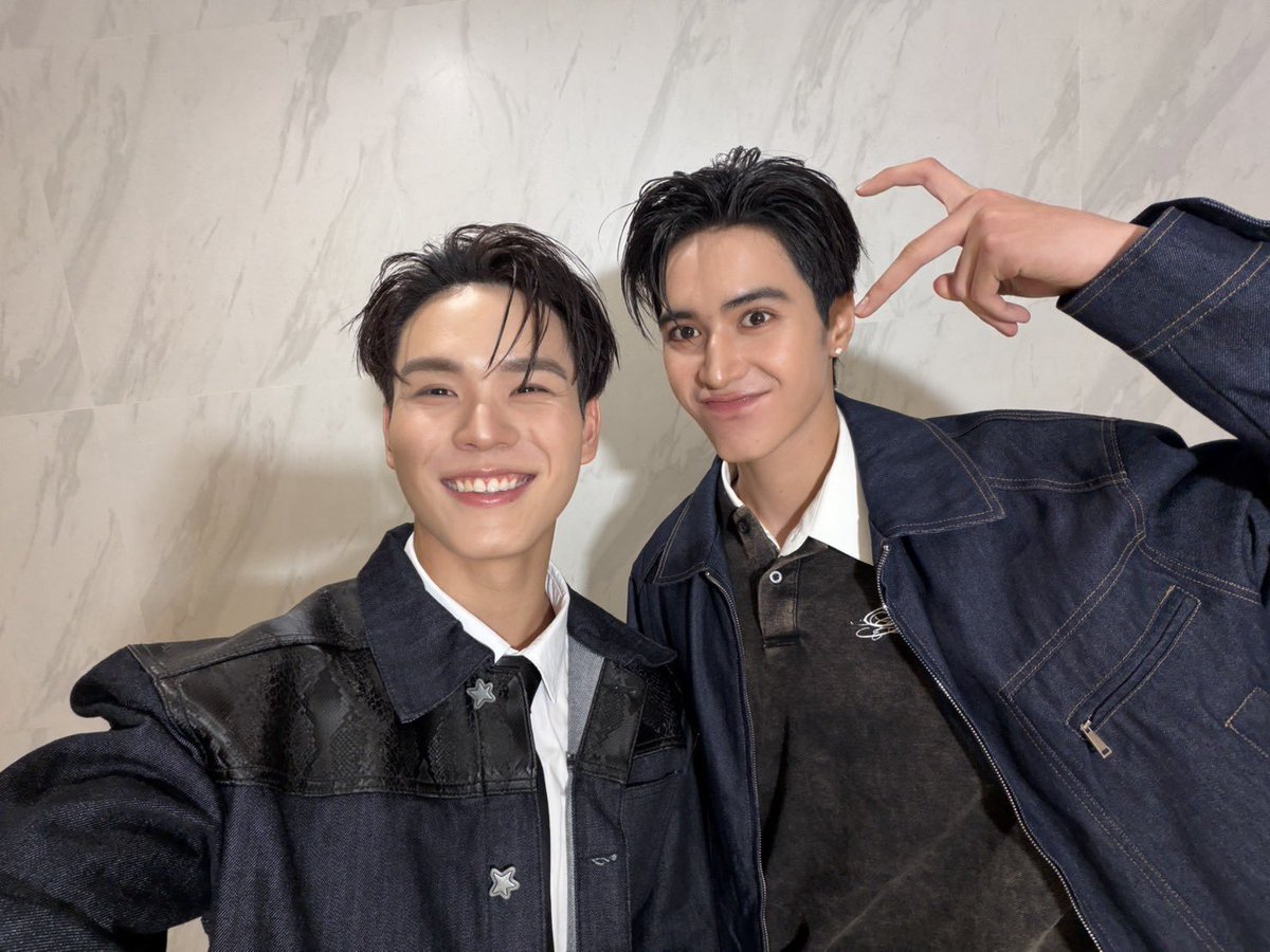 nn_tsp's tweet photo. ขอให้ตกแฟนคลับเข้าด้อมมาเยอะๆนะคะ

TSP COZY SIGN AND SMILE

#งานมหกรรมนิยายนานาชาติ2026xTeshowPing https://t.co/ky16WyXld1