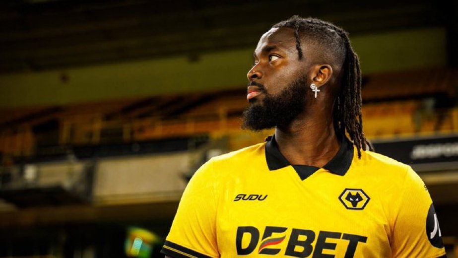 IbrahimShanono7's tweet photo. 🚨 Wolves' farewell message to Tolu Arokodare has sparked backlash, with fans calling it disrespectful. The Super Eagles striker now begins a fresh chapter on loan at Ajax. 
 #TransferNews #supereagles https://t.co/fHZRkIhZTV