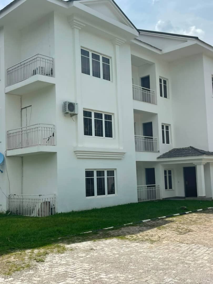 princesummie's tweet photo. SALES….
JABI ABUJA…
A super luxury 3 bedroom flat with attached bq{ 6 unit}…
“””Land size… 2,500sqm
“””Title documents… fcd C of O
“”” ample parking space
“”” swimming pool
“”” central generator 
“”” green areas.    Etc
PRICE 3.7b…
5% fees… https://t.co/DzjONwRLzP