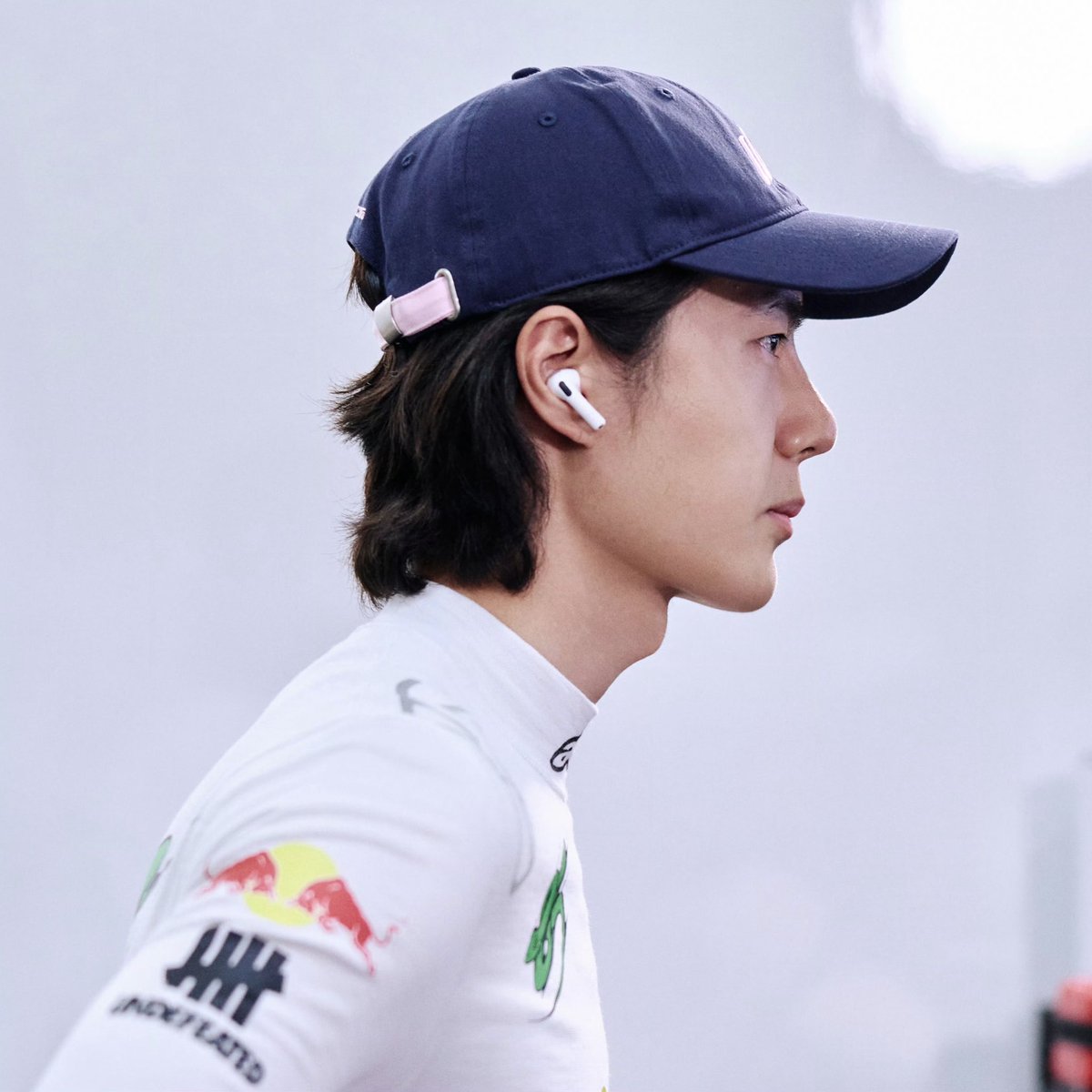 jerjes00's tweet photo. : คุณจะมาเฝ้าเราถ่ายทำไมเนี่ย

: แล้วเป็นไรมาเฝ้าไม่ได้ ?

: ก็คนอยู่เยอะแยะเลยไง ทำไมไม่กลับไปซ้อม

: ขอดูก่อน เดี๋ยวกลับไป

: ไม่กลัวเป็นข่าวรึไง

: สนใจทำไม ก็คบกันจริง

: 😐 https://t.co/iCa9WBdvne