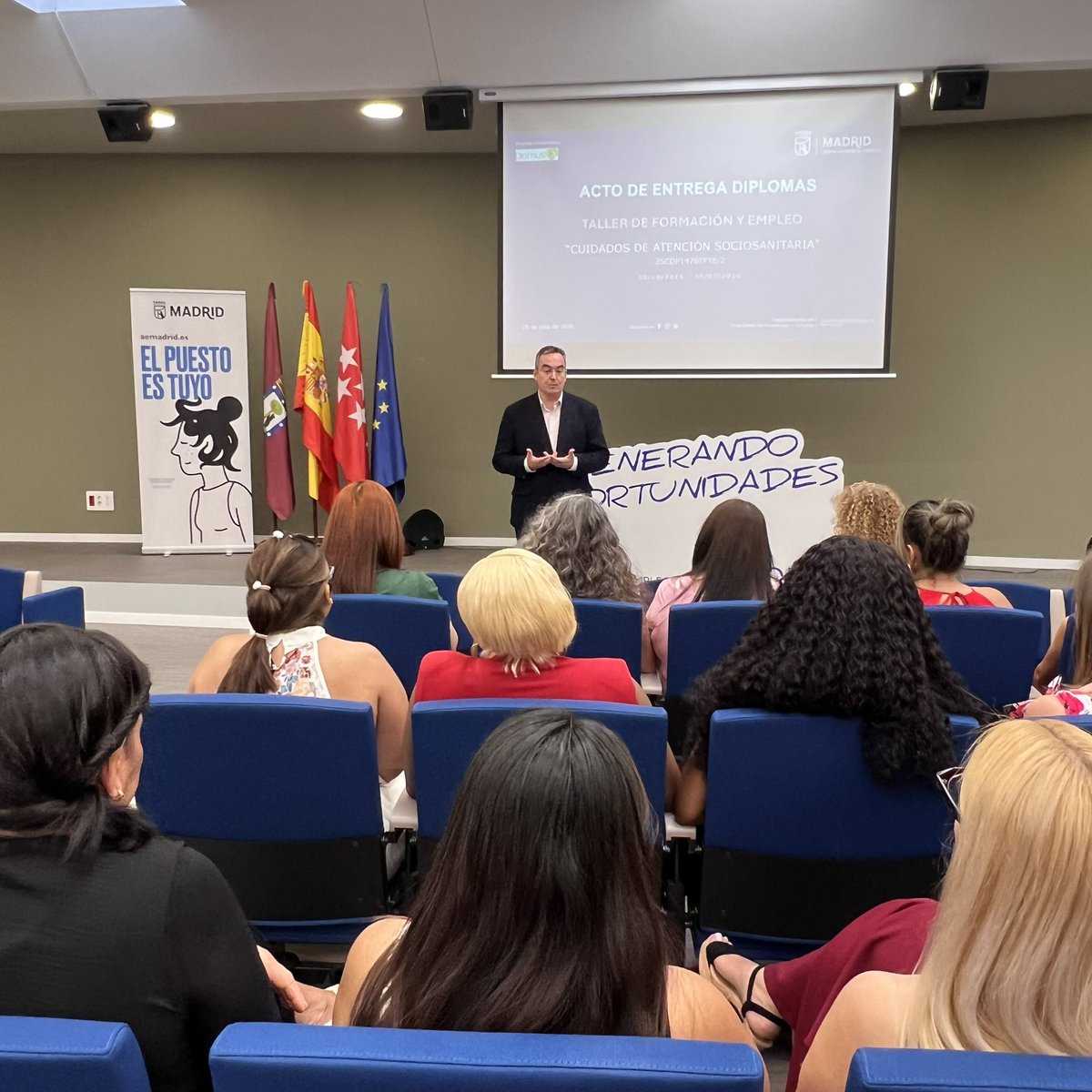 aempleomadrid's tweet photo. 🎓 𝐄𝐧𝐡𝐨𝐫𝐚𝐛𝐮𝐞𝐧𝐚 a las 𝐚𝐥𝐮𝐦𝐧𝐚𝐬 que han finalizado su formación en 𝐂𝐮𝐢𝐝𝐚𝐝𝐨𝐬 𝐞𝐧 𝐀𝐭𝐞𝐧𝐜𝐢𝐨́𝐧 𝐒𝐨𝐜𝐢𝐨𝐬𝐚𝐧𝐢𝐭𝐚𝐫𝐢𝐚.

🌟Una nueva 𝐩𝐫𝐨𝐦𝐨𝐜𝐢𝐨́𝐧 𝐝𝐞 𝐩𝐫𝐨𝐟𝐞𝐬𝐢𝐨𝐧𝐚𝐥𝐞𝐬 ha recibido sus 𝐝𝐢𝐩𝐥𝐨𝐦𝐚𝐬 tras completar con éxito esta 𝐟𝐨𝐫𝐦𝐚𝐜𝐢𝐨́𝐧 𝐠𝐫𝐚𝐭𝐮𝐢𝐭𝐚 de la 𝐀𝐠𝐞𝐧𝐜𝐢𝐚 𝐩𝐚𝐫𝐚 𝐞𝐥 𝐄𝐦𝐩𝐥𝐞𝐨 del 𝐀𝐲𝐮𝐧𝐭𝐚𝐦𝐢𝐞𝐧𝐭𝐨 𝐝𝐞 𝐌𝐚𝐝𝐫𝐢𝐝 @MADRID, dando un paso más hacia su 𝐢𝐧𝐬𝐞𝐫𝐜𝐢𝐨́𝐧 𝐥𝐚𝐛𝐨𝐫𝐚𝐥 en un 𝐬𝐞𝐜𝐭𝐨𝐫 con una creciente 𝐝𝐞𝐦𝐚𝐧𝐝𝐚 𝐝𝐞 𝐩𝐫𝐨𝐟𝐞𝐬𝐢𝐨𝐧𝐚𝐥𝐞𝐬.

🙌Gracias a todas las 𝐞𝐧𝐭𝐢𝐝𝐚𝐝𝐞𝐬 𝐜𝐨𝐥𝐚𝐛𝐨𝐫𝐚𝐝𝐨𝐫𝐚𝐬 y a los 𝐜𝐞𝐧𝐭𝐫𝐨𝐬 donde se han desarrollado las 𝐩𝐫𝐚́𝐜𝐭𝐢𝐜𝐚𝐬 por contribuir a la 𝐟𝐨𝐫𝐦𝐚𝐜𝐢𝐨́𝐧 de estas 𝐧𝐮𝐞𝐯𝐚𝐬 𝐩𝐫𝐨𝐟𝐞𝐬𝐢𝐨𝐧𝐚𝐥𝐞𝐬.

👉Si tú también quieres 𝐟𝐨𝐫𝐦𝐚𝐫𝐭𝐞 para incorporarte al 𝐦𝐞𝐫𝐜𝐚𝐝𝐨 𝐥𝐚𝐛𝐨𝐫𝐚𝐥, entra en nuestra 𝐩𝐥𝐚𝐭𝐚𝐟𝐨𝐫𝐦𝐚 𝐝𝐞 𝐞𝐦𝐩𝐥𝐞𝐨 𝐦𝐮𝐧𝐢𝐜𝐢𝐩𝐚𝐥 y encuentra tu oportunidad:

🌏𝐒𝐚𝐥𝐭𝐚𝐞𝐦𝐩𝐥𝐞𝐨.𝐞𝐬

¡Te esperamos! 🚀

.
.
.
#generandooportunidades #sectorcuidados #empleomadrid #formaciongratuita #atencionsociosanitaria