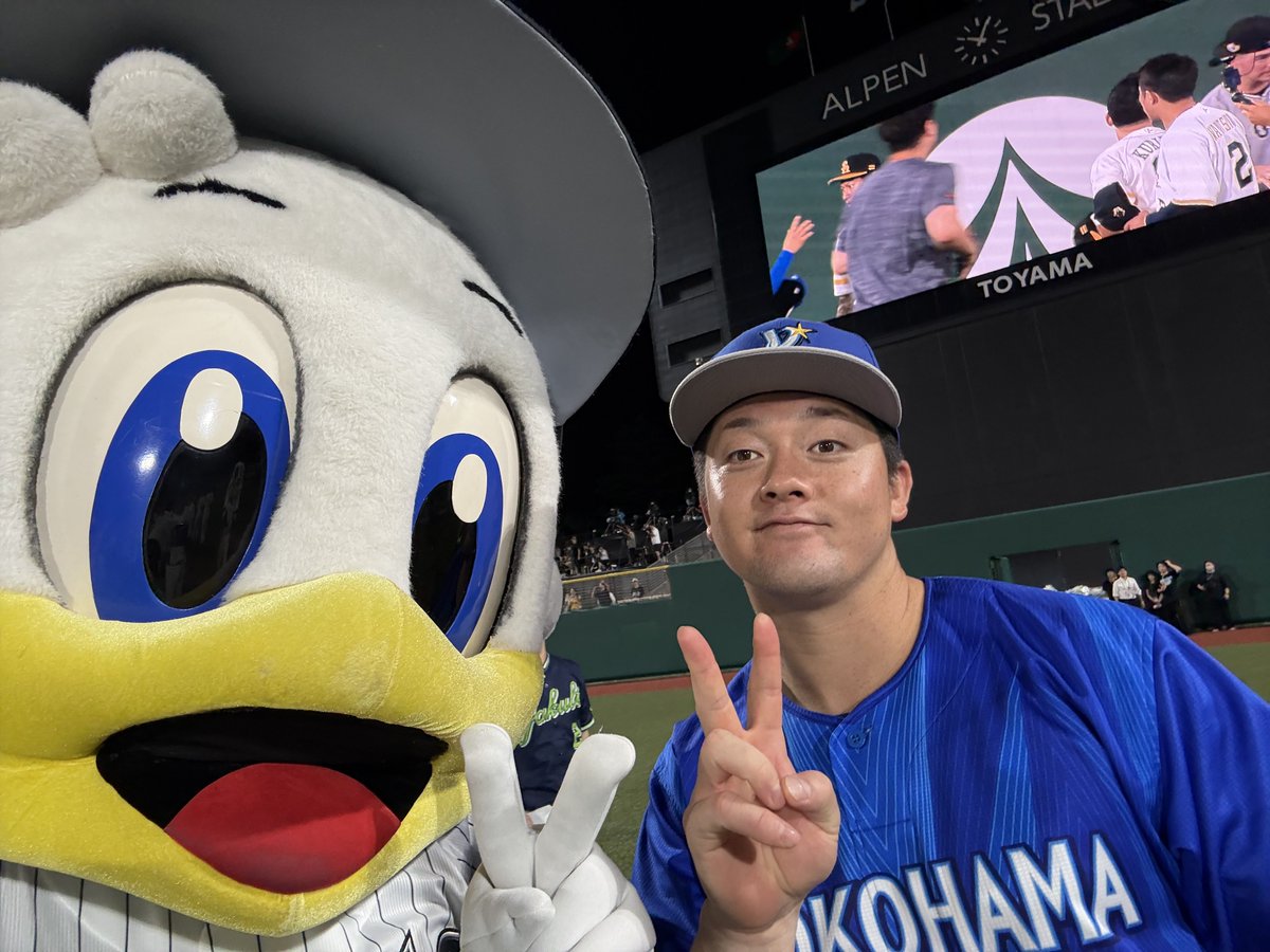 chibalotte_mar's tweet photo. マーの自撮り集🤳 #田宮裕涼 選手、#牧秀悟 選手、一緒に撮ってくれてありがとう！
@ydb_yokohama   #chibalotte #mar_kun #マイナビオールスターゲーム2026￼￼￼￼ https://t.co/diTWYTEZus