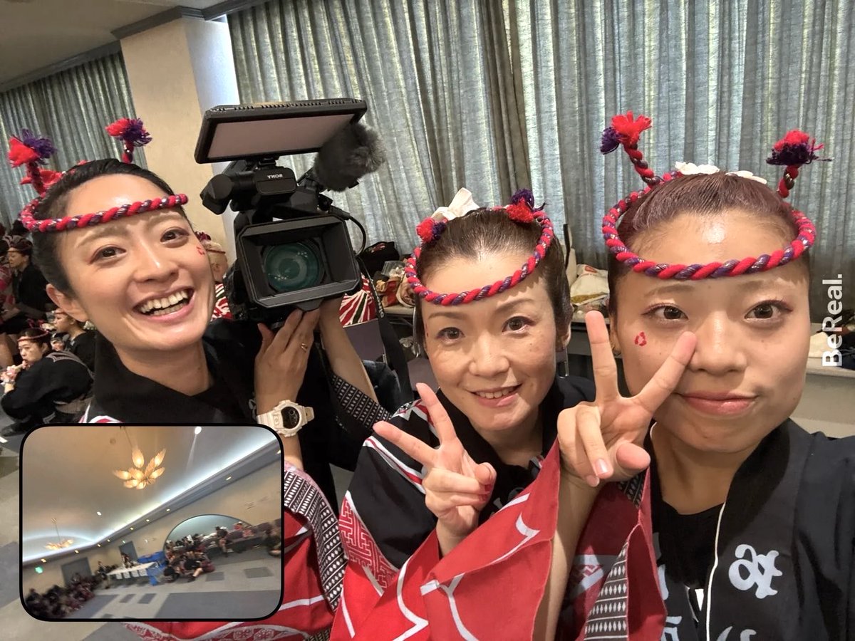 _fujimido_'s tweet photo. 7月27日(月)に行われた
山口祇園祭「女みこし」✊🏻⛩

初めて母と子で神輿を担ぐ
瀬戸親子を取材🏮

藤田はお賽銭を集める手伝いを💪🏻

会場でご協力してくださった皆様、
ありがとうございました🙏🏻✨⛩

まちかどNEWSで本日放送📺‼️ https://t.co/Ctp08bVrxo