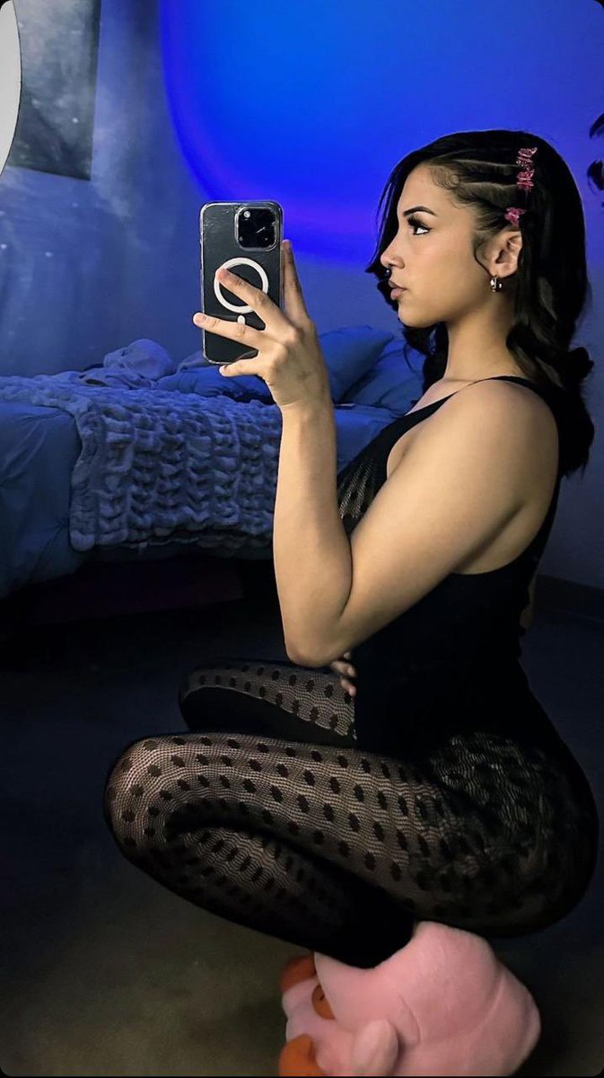 SamantaMiller_'s tweet photo. I want to watch you empty yourself without hesitation. 🥺💦🥵🐷🙈

Findom sph joi feetworship drain sexting finsub FaceTime paypiggy fendom sissy cuck latina chastity uksub walletdrain femboy sellingcontent https://t.co/bXvMn3eAe0