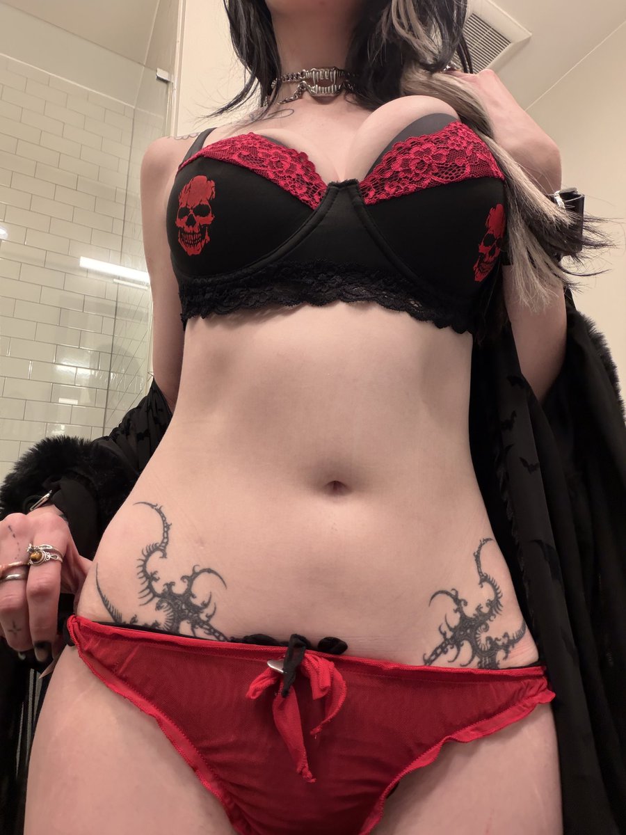 raymidnightbb's tweet photo. Tummy https://t.co/ceOjAlgyq8