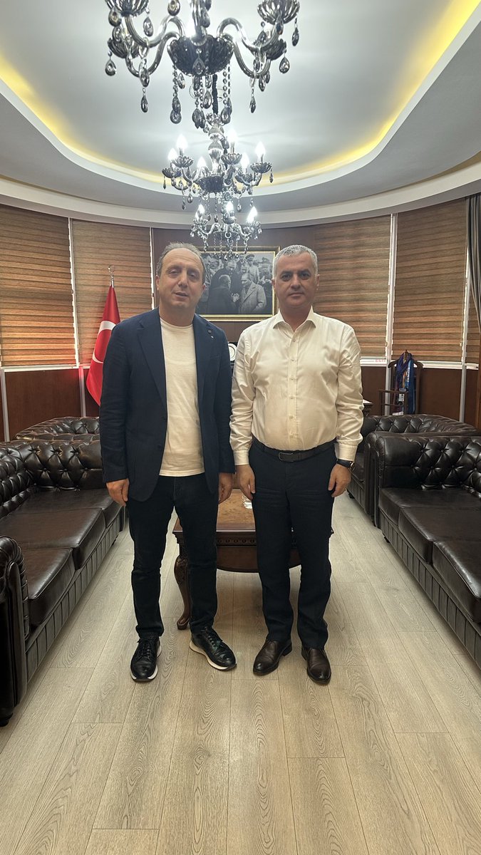 SALHZTEL's tweet photo. Yomra Belediye Başkanı Arkadaşımız Sayın Mustafa Bıyık’a, kıymetli annelerinin vefatı dolayısıyla taziye ziyaretinde bulunduk.
 Merhumeye Allah’tan rahmet, Sayın Başkanımıza, ailesine ve tüm yakınlarına sabır ve başsağlığı diliyoruz. Mekânı cennet, makamı âli olsun. https://t.co/T3x2vLGeuQ