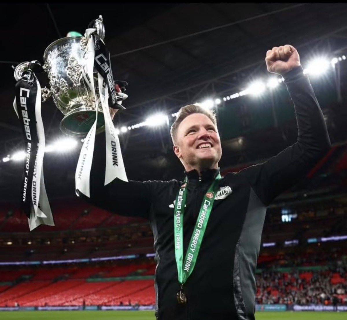 alanshearer's tweet photo. Thanks Eddie. You gave us this day 🖤🤍 https://t.co/iVT5B26EwD
