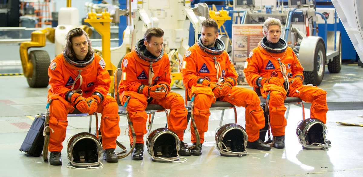 VishnuBathla's tweet photo. One Direction is the only band ( /music artist ) who got to shoot inside NASA, they were so iconic https://t.co/pARMTJvswe