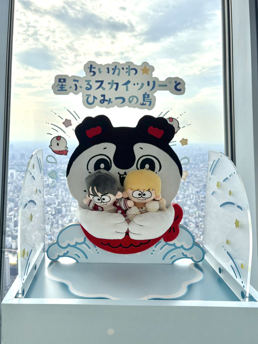 shr9mi's tweet photo. 初めてスカイツリー登ったらちいかわコラボしててブチ上がった https://t.co/V93pVA7753
