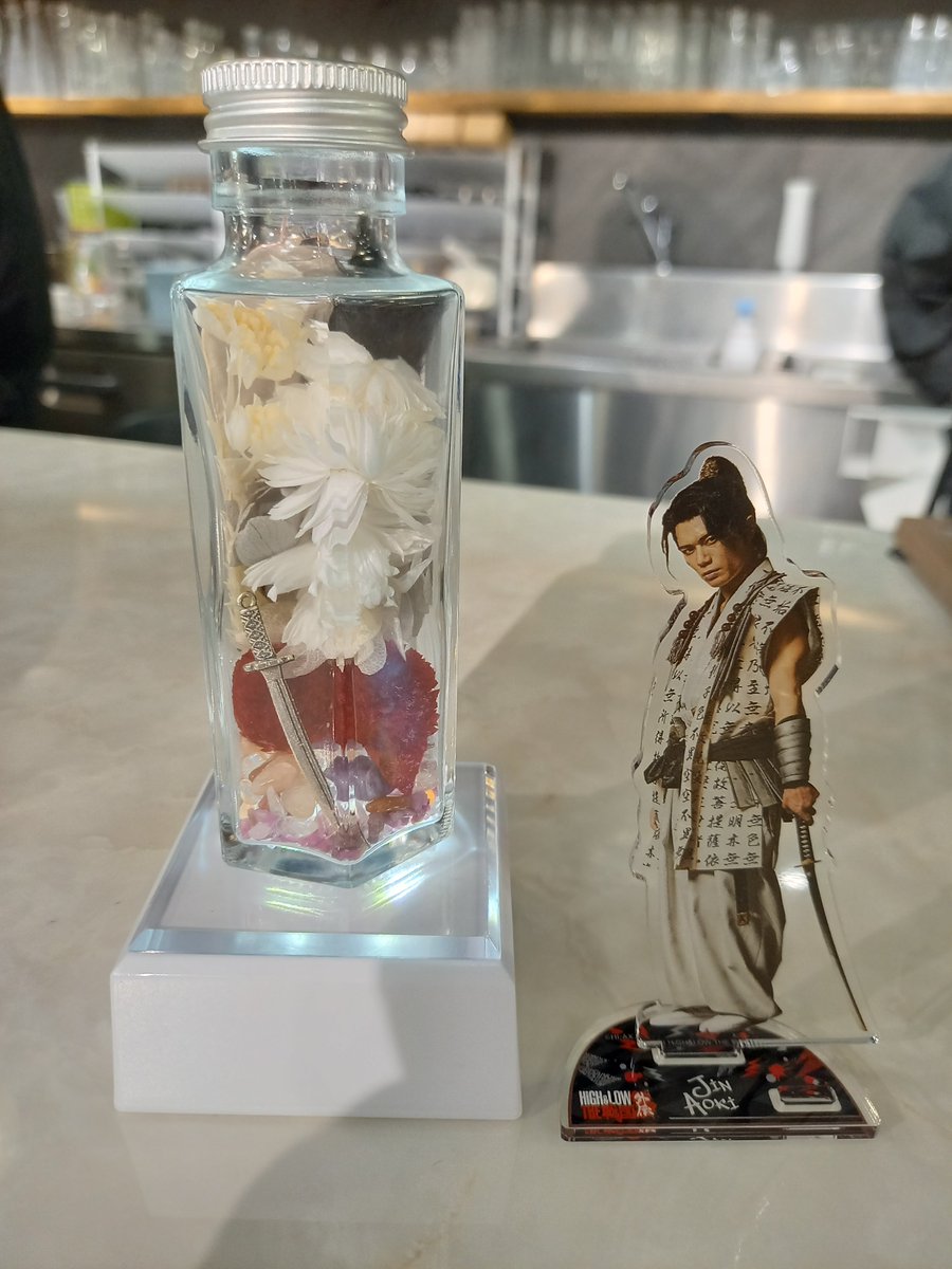 chadowmoon's tweet photo. 風馬と千愛の関係に悶えたので、千秋楽の熱を引きずったまま作ってもらいました。千日紅があって奇跡……！
これで成仏できます……
#ザ戦外伝　#ザ戦
#推しリウム https://t.co/2KlZh5sYzX