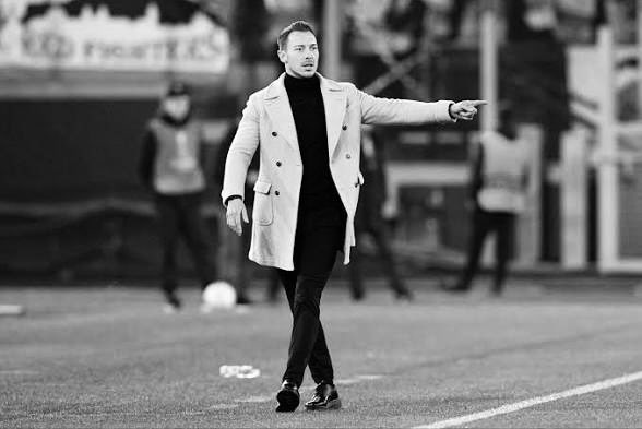 Sam_Alaqeeli's tweet photo. نفس المالك يا عالم 

غبنه وغدره 

#الاهلي https://t.co/IwKlAsnMft