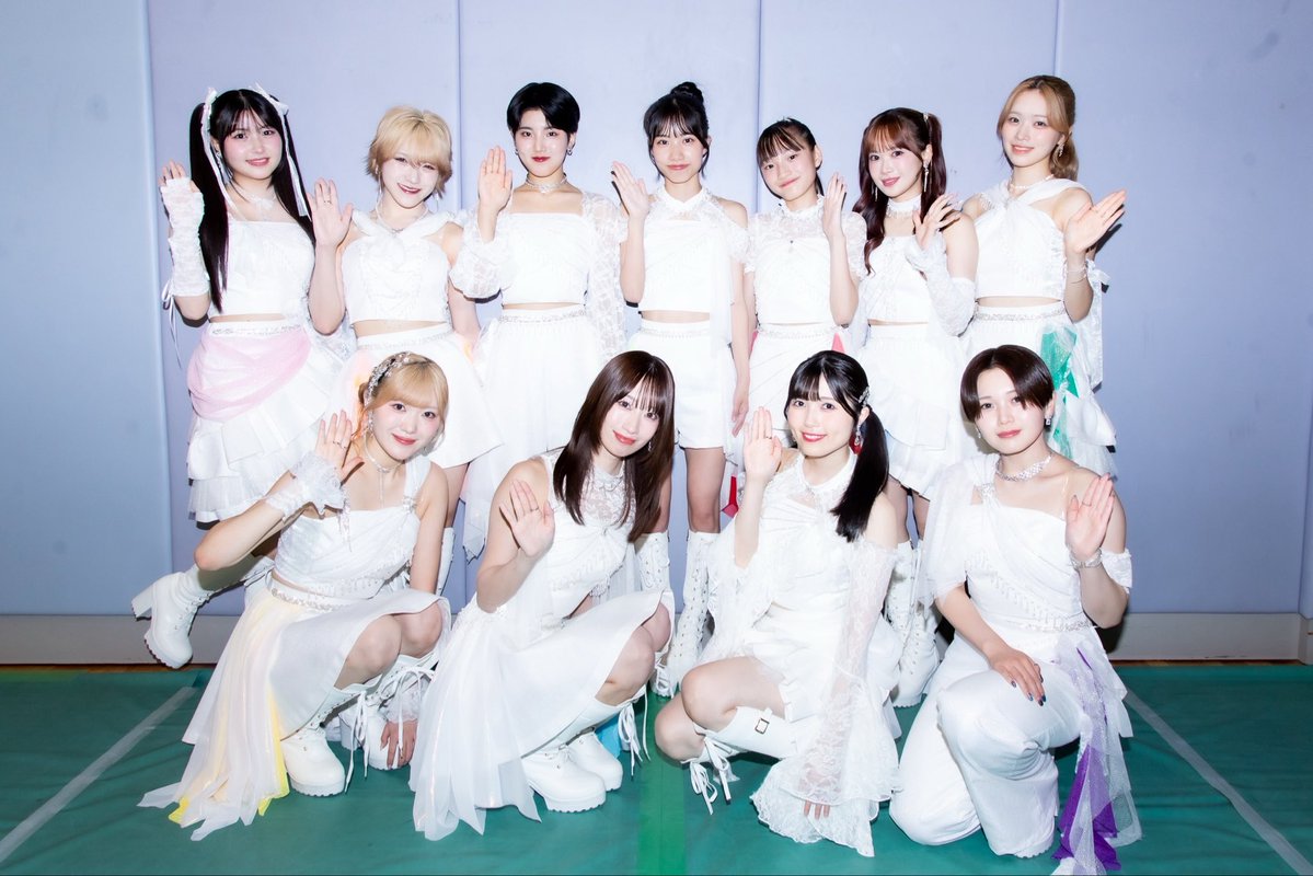 POPPINBASE's tweet photo. ━━━━━━━━　━🍉✨🌴✨
THANKS 10TH GIGA Special LIVE
POPPIN' BASE in GIGA
　　✨🌴✨🧊━　━━━━━━━━
既成の枠組などを超えて、自由に未来へ大きく伸びていってほしい！

BEYOOOOONDS 登場！

🎫当日券はこちら
https://t.co/Od5pC1TMVh https://t.co/zN1wrfW6y3