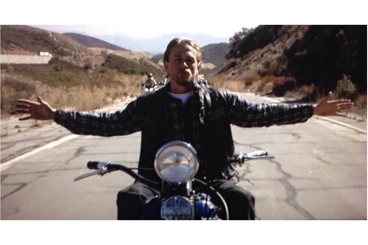 sonaeguys's tweet photo. Sons of anarchy(2008)
義父と仲が悪いしその上母親と嫁が憎みあってる最悪の家族だがAKIRAっぽい仲間関係も熱くて好きな洋ドラ
崖に向けて全速力で突っ込むような破滅型人間が好きよ https://t.co/kYhlQ2Hmmo