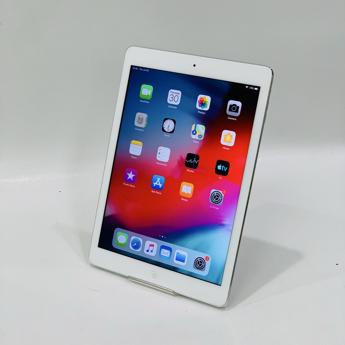JapanAaj's tweet photo. iPad Air( 16GB )
めっちゃ安い！🔥🔥 https://t.co/kekqsTQy2z