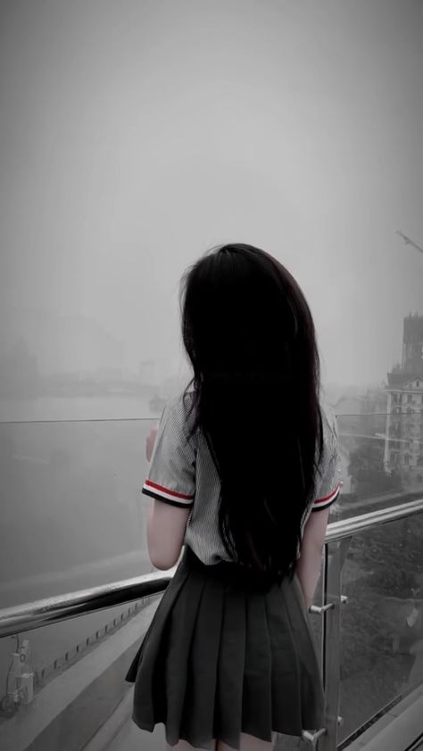 tormes_r's tweet photo. Lost in the fog, she gazes over a city that hums beneath a veil of mista quiet moment in a loud world
yPK https://t.co/VeVZxLSRGP