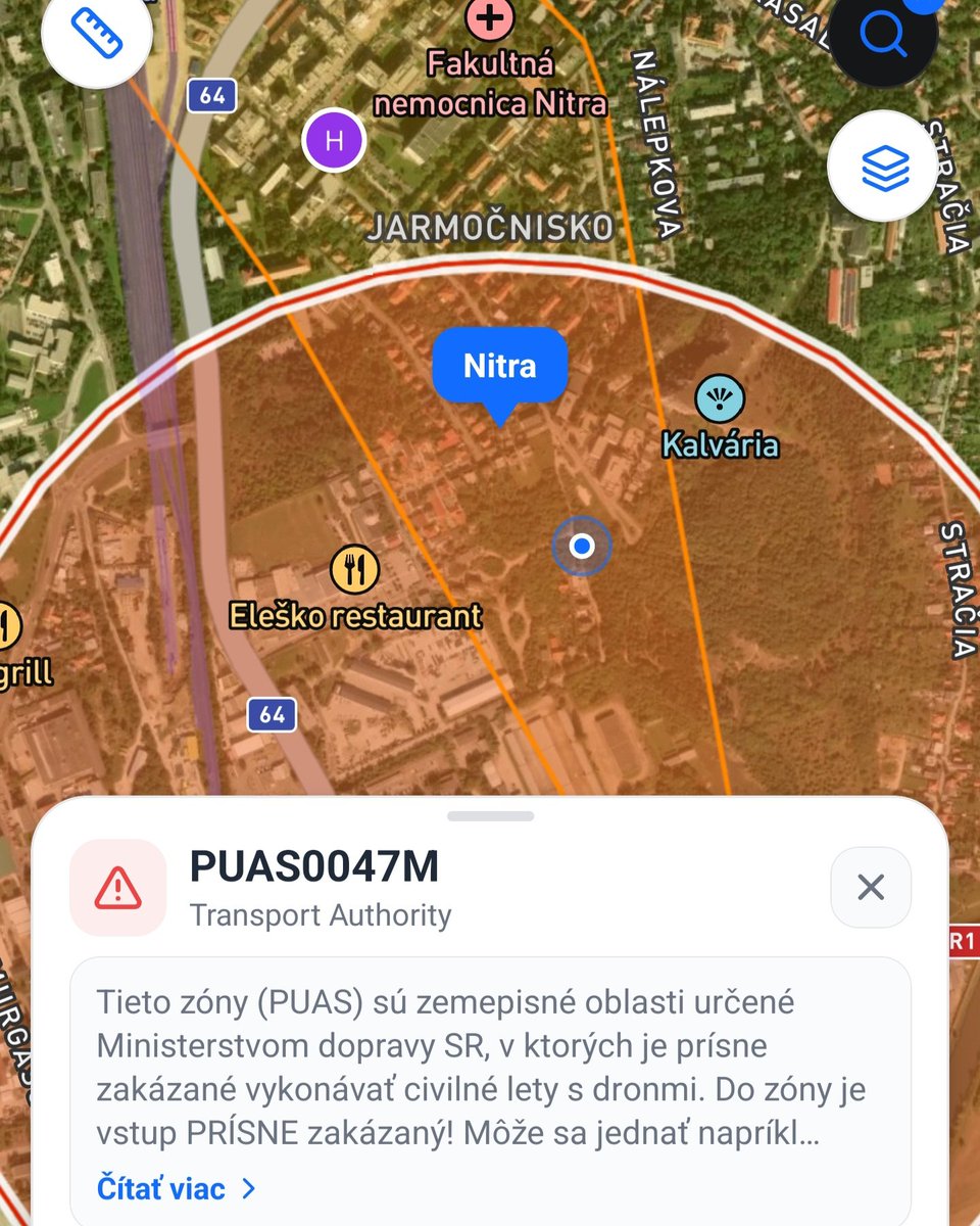 PeterMadlenak's tweet photo. Prečo pri tejto nehnuteľnosti neuvidíte zábery z dronu? 🚫🚁

Dnes som do ponuky nabral 5-izbový rodinný dom v Starom Meste v Nitre. Pri prezentácii nehnuteľností rád využívam aj zábery z dronu, tentoraz ich však priniesť nemôžem.

Dom sa nachádza v zóne, kde je lietanie s civilným dronom prísne zakázané.

Ako seriózny realitný maklér nemôžem od ostatných očakávať dodržiavanie pravidiel, pokiaľ ich nebudem dodržiavať aj ja sám. Ani kvôli pekným záberom.

Novú ponuku Vám preto čoskoro predstavím prostredníctvom profesionálnych fotografií a 3D obhliadky. Aj bez dronu urobím maximum pre jej kvalitnú prezentáciu.

Peter Madleňák | MADLEŇÁK Reality
☎️ 0917 131 088
🌐 https://t.co/gL854CCTUX⁠

Realitné služby odborne, bezpečne a seriózne.