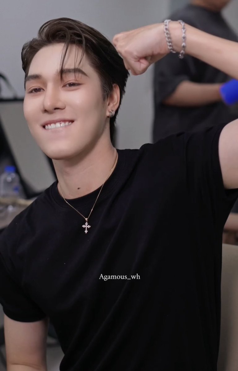 gemijuniii's tweet photo. ให้มันรู้กันไปเลยว่านานิหล่อขนาดไหน ผมสั้นเซ็ตผมเปิดหน้าผากก็คือฮอตมากกก พี่นานิอย่าทำงี้ได้มั้ยคือมันหล่อเอาเรื่องอะ 😭🩹🩹🩹♥️🫵🏻 https://t.co/QReTMW4BxG