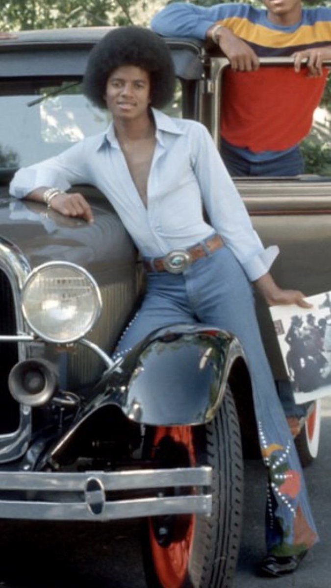 mjshqz's tweet photo. this outfit gee whizz https://t.co/GSr5P2x8GT