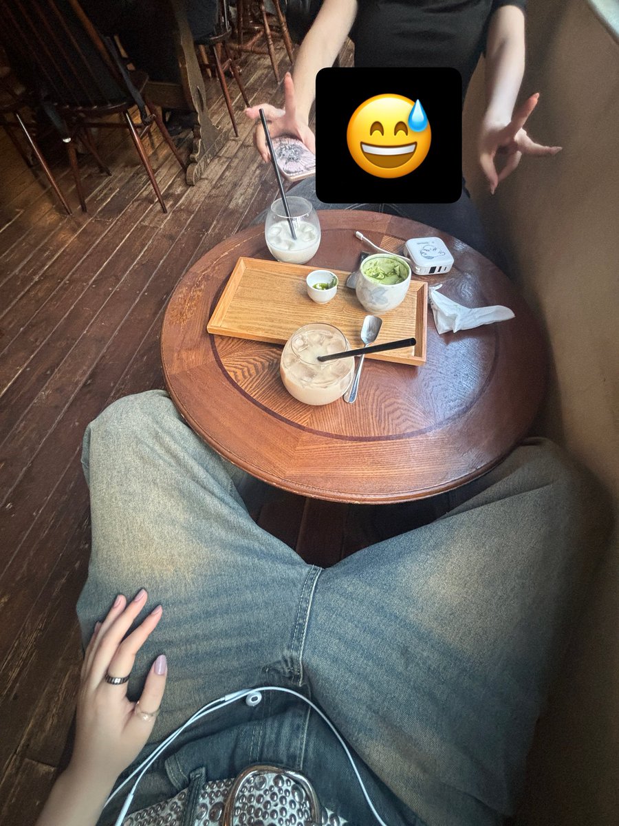 bin2ome's tweet photo. 둘다 힘들어서 여자모드 풀림 https://t.co/9exm3mqDpt