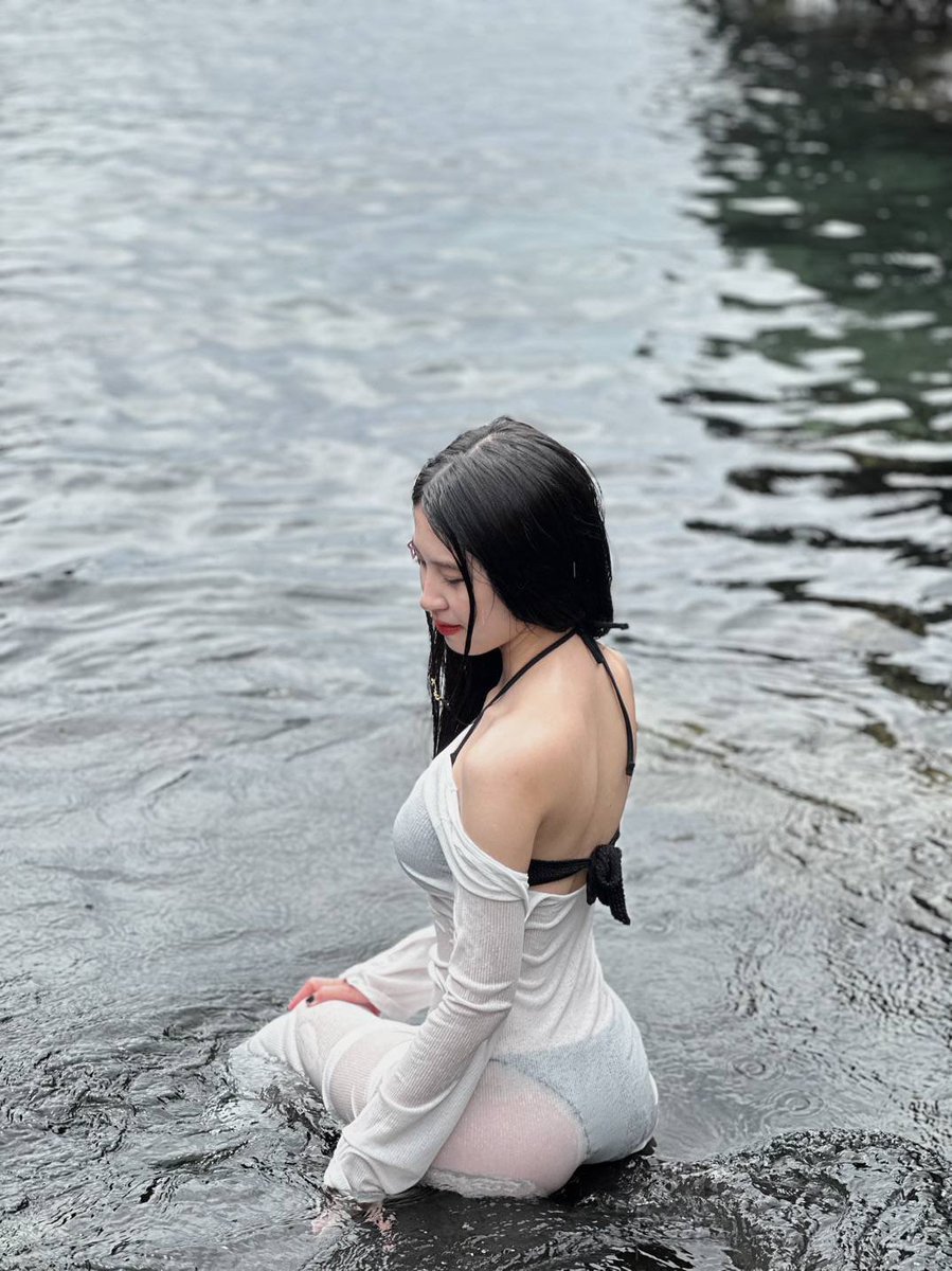 meo0_08's tweet photo. Đi biển chơi với em không anh https://t.co/LPyaSJKowq