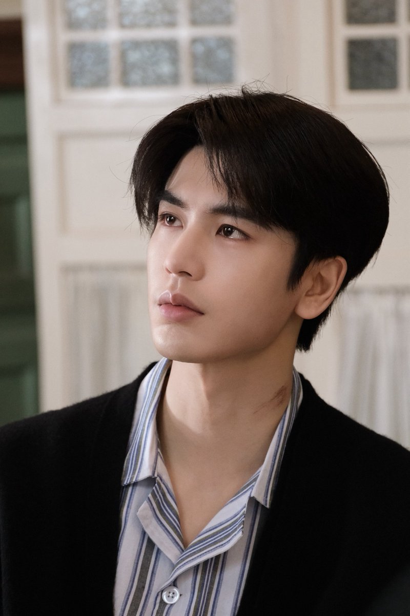 everydayzlh's tweet photo. •073026• zlh studio weibo update 🪐

studio shares new pics of #zhanglinghe as murong qingyi in drama #Overdo 🎬🔥 https://t.co/WdENYjAJ5v
